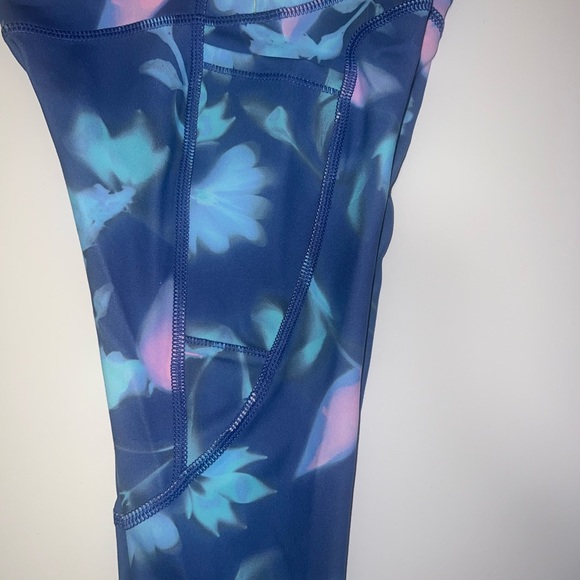 High Rise Legging - Picture 2 of 5